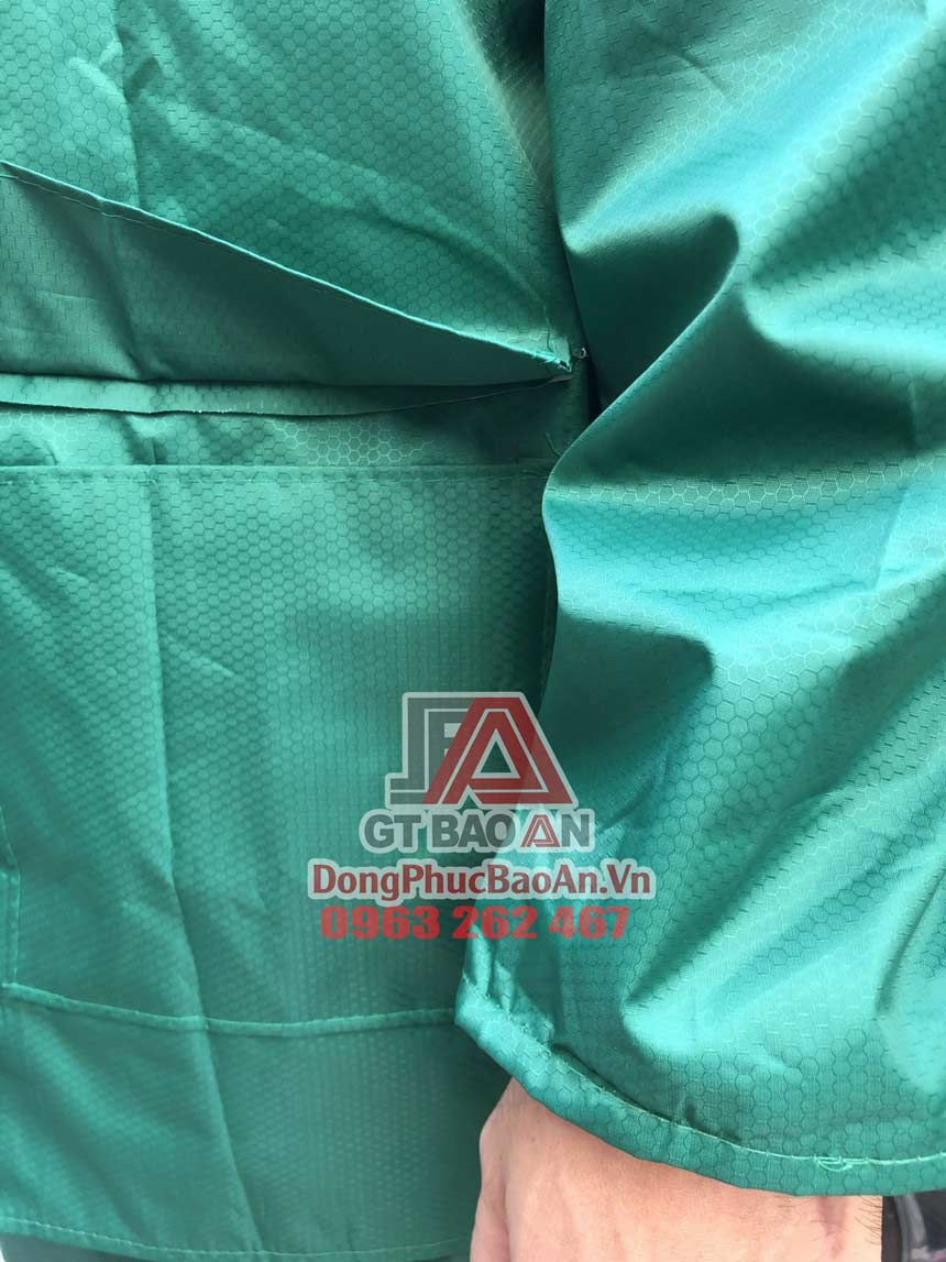 Xưởng sản xuất áo mưa TPHCM tốt nhất – Bộ quần áo mưa vải dù tổ ong cao cấp Lợi Dân