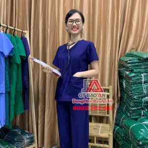 Bộ Scrubs bác sĩ cổ tim, Quần áo đồng phục y tá điều dưỡng cao cấp màu xanh bích đậm - vải cotton thun Hàn Quốc